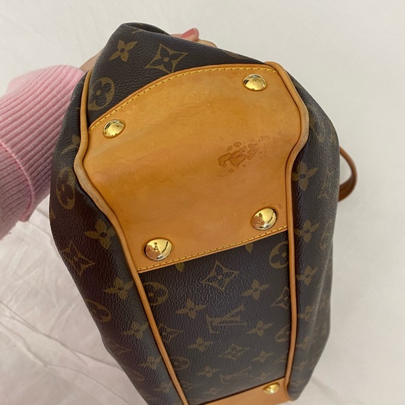 Louis Vuitton Boetie Purse - Picture 8 of 15